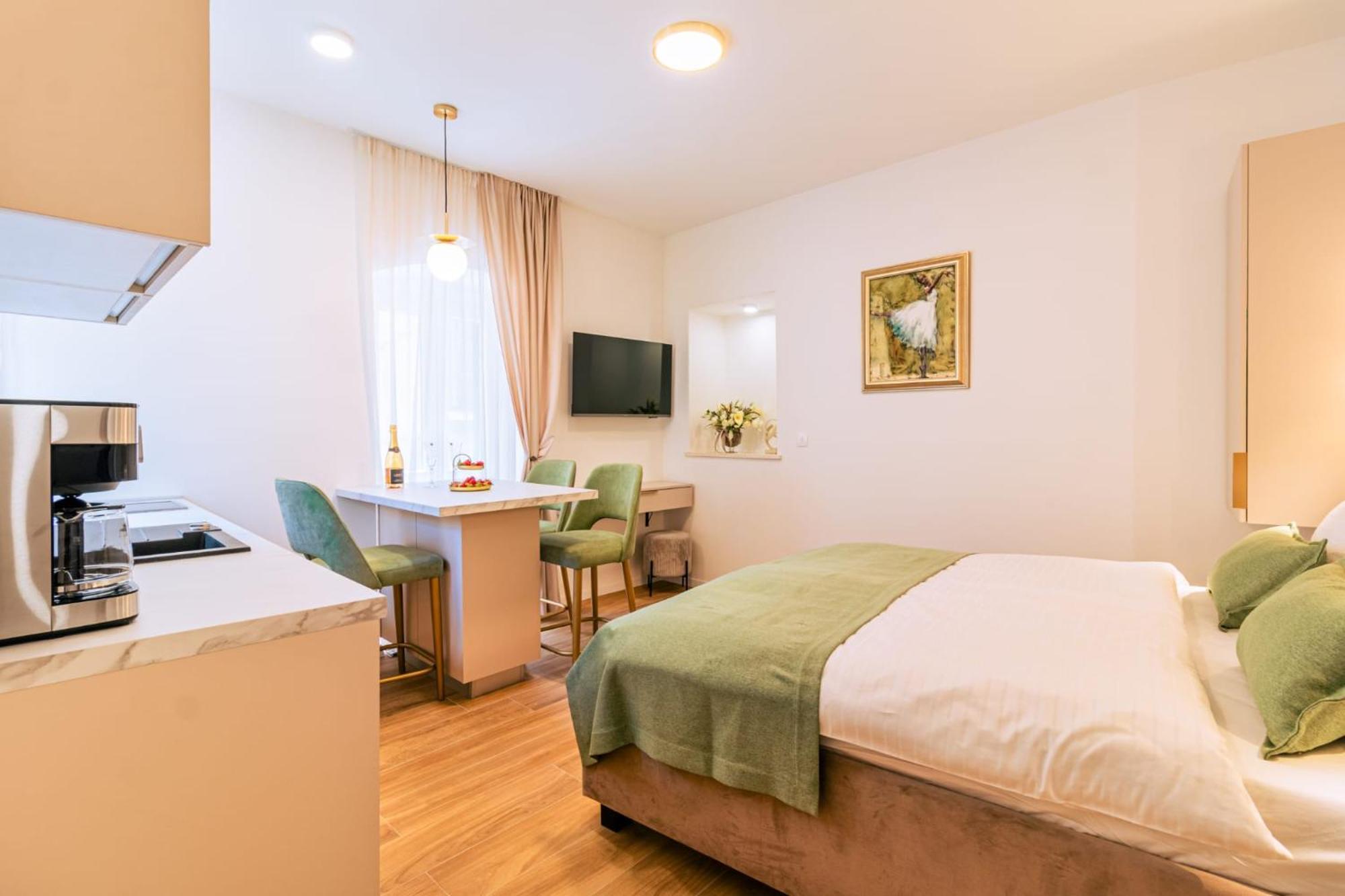 Luxury 2 Bedroom-2 Bathroom Apartment & Studio App With Rooftop Terrace Split Exteriör bild