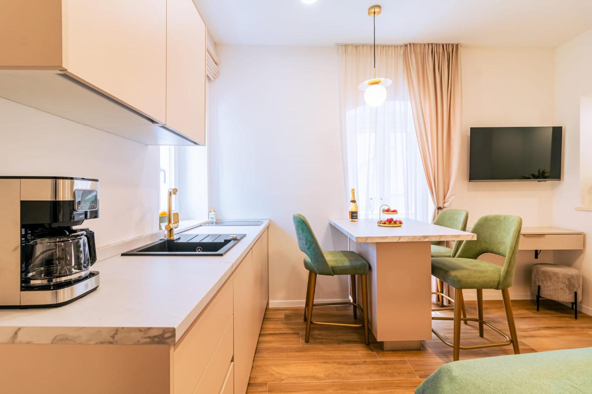 Luxury 2 Bedroom-2 Bathroom Apartment & Studio App With Rooftop Terrace Split Exteriör bild
